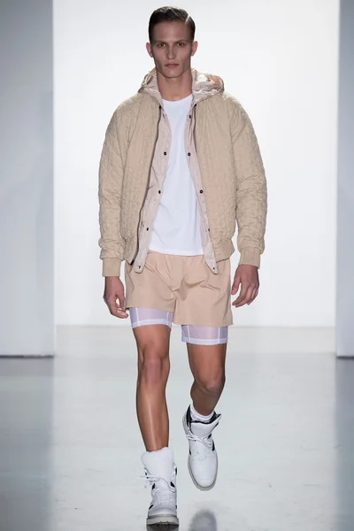 Look 10